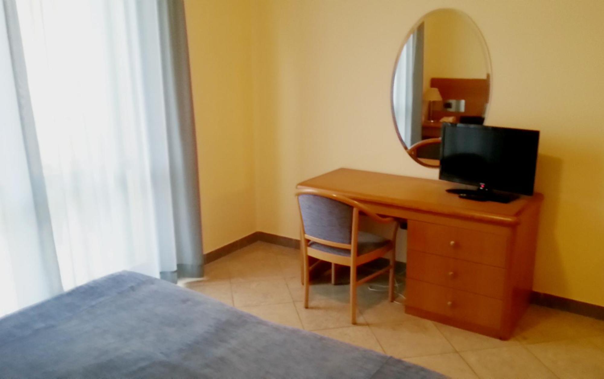 Continental Resort Tirrenia Zimmer foto