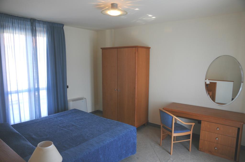 Continental Resort Tirrenia Zimmer foto
