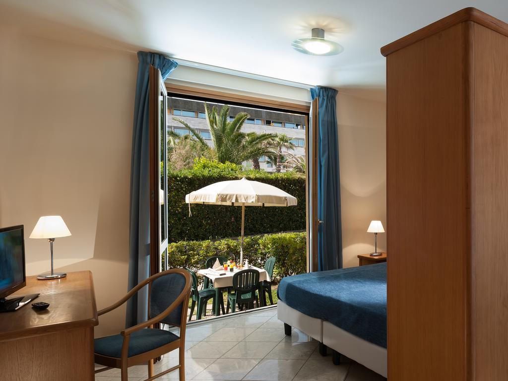 Continental Resort Tirrenia Zimmer foto