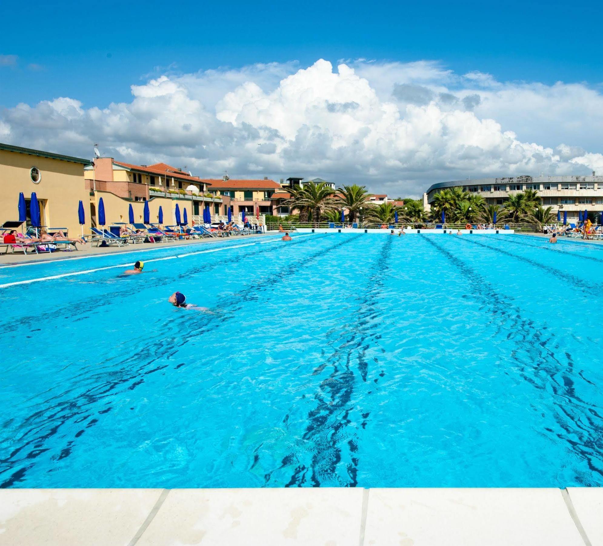 Continental Resort Tirrenia Exterior foto